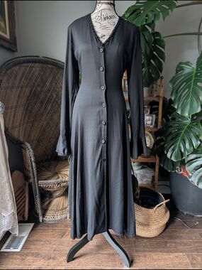 Vintage Gothic Black Long Bell Sleeve Button-Front Maxi Dress Size Small